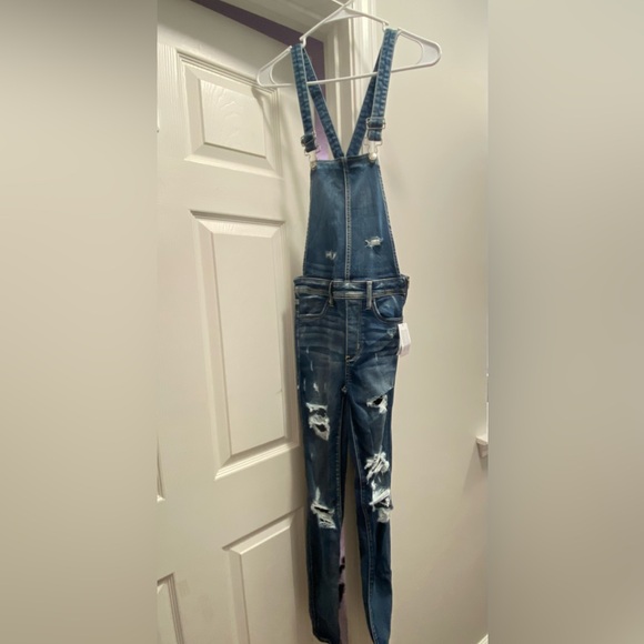 American Eagle Medium Wash Distressed Jegging Overalls Sz 2 Regular NWT - Picture 2 of 9
